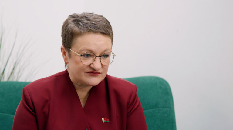 Кто храпит чаще: мужчины или женщины? Оториноларинголог поставила точку в вопросе