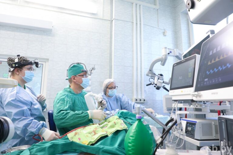 Возвращают слух и полноценную жизнь — пациенты РНПЦ оториноларингологии поделились историями излечения